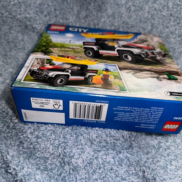 LEGO City 60240 Kayak Adventure New Sealed retired set - Picture 4 of 6